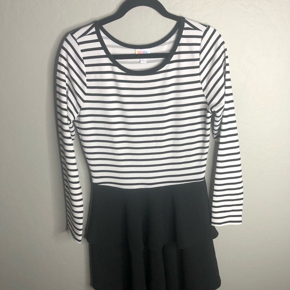 Size L, Black and white stripes Tiered dress